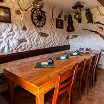 Salon dans le style d’un petit pub